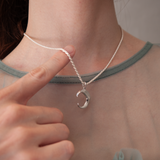 【AQUA SILVER】ゆらぎクレセントネックレス（カットフレンチロープシルバーチェーン）